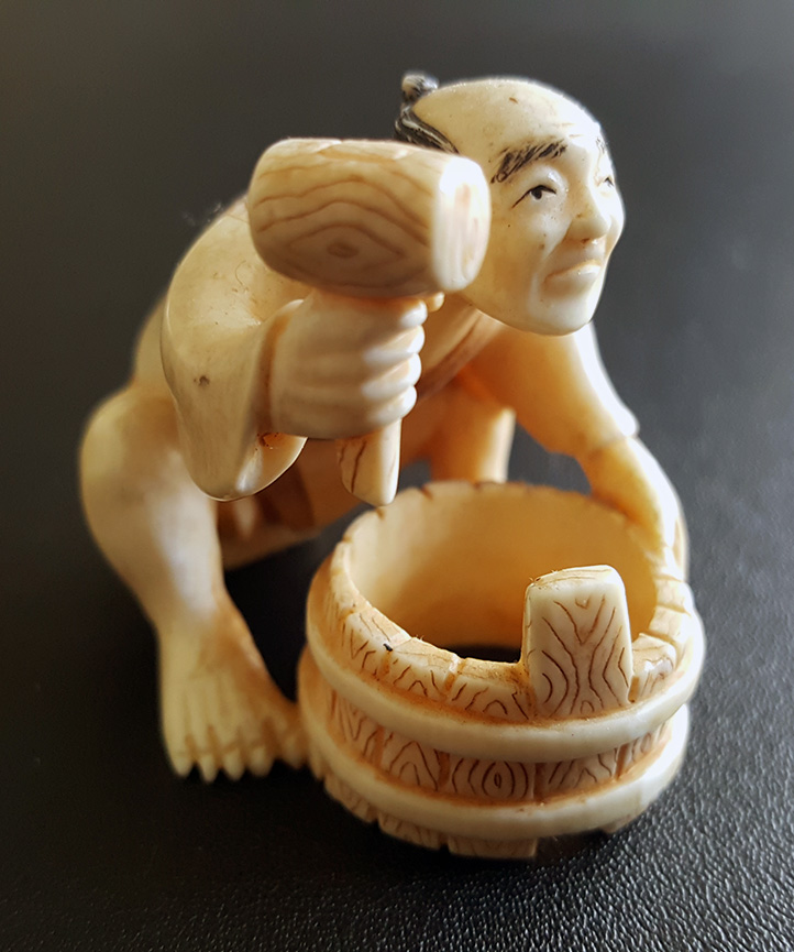 19th Century Japanese Netsuke Man with Bowl and Hammer